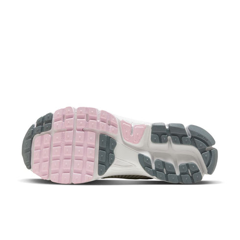 NIKE Zoom Vomero 5 Womens Sneakers